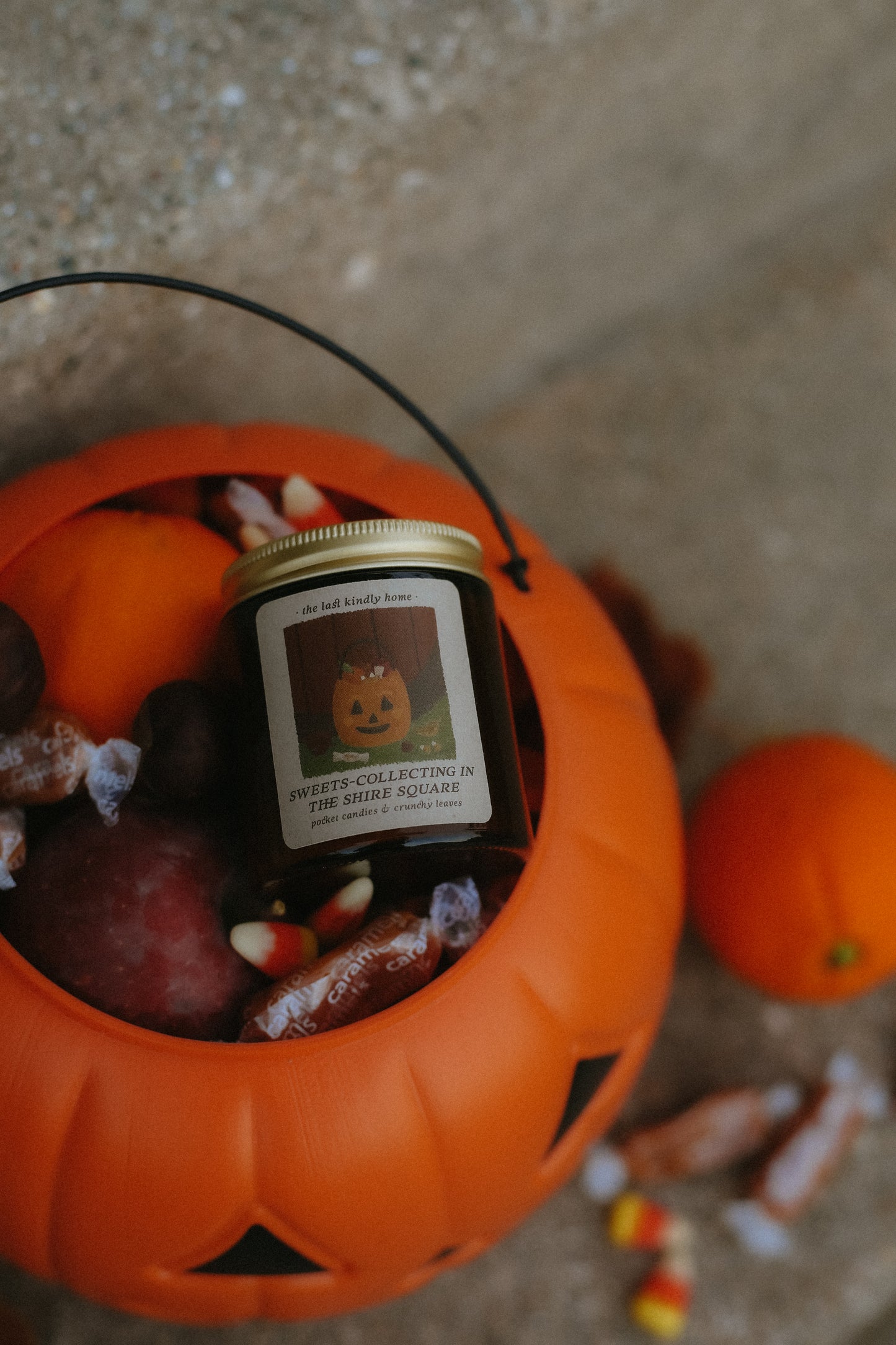 sweets-collecting in the shire square candle