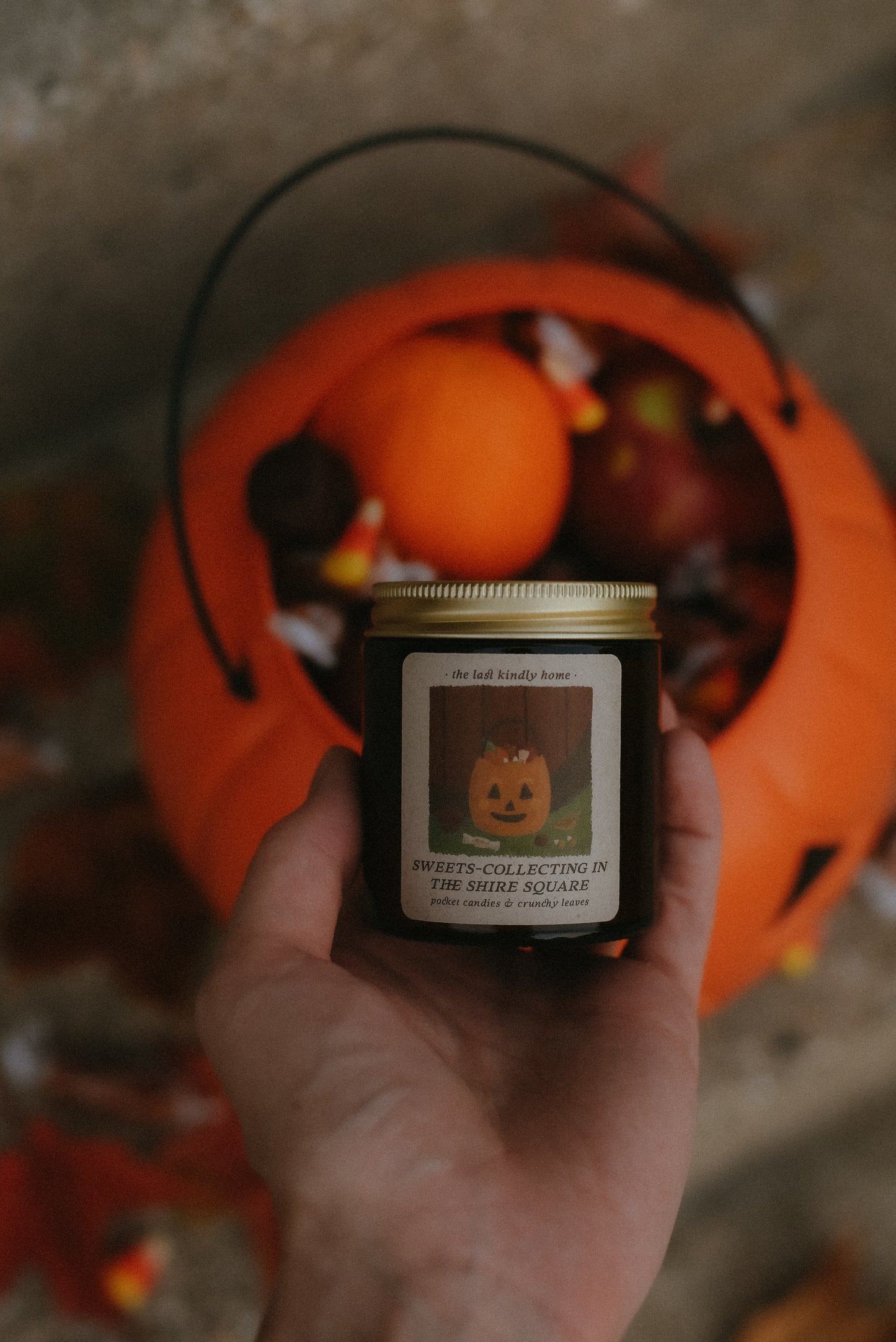 sweets-collecting in the shire square candle