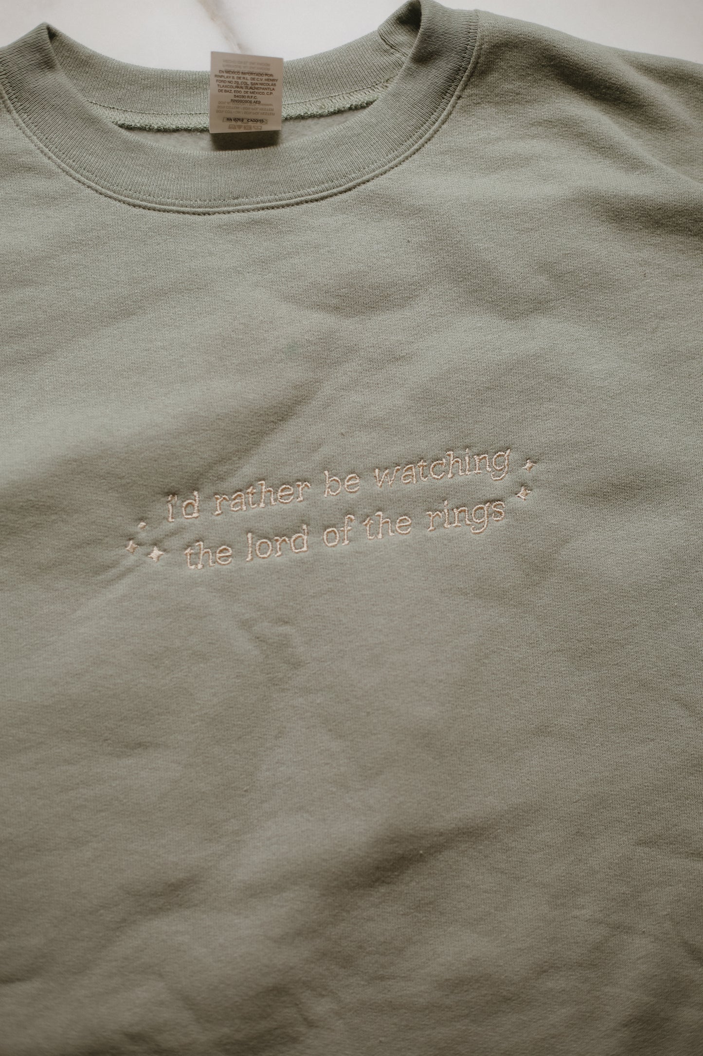 (flawed) lord of the rings embroidered sweatshirt - large, green