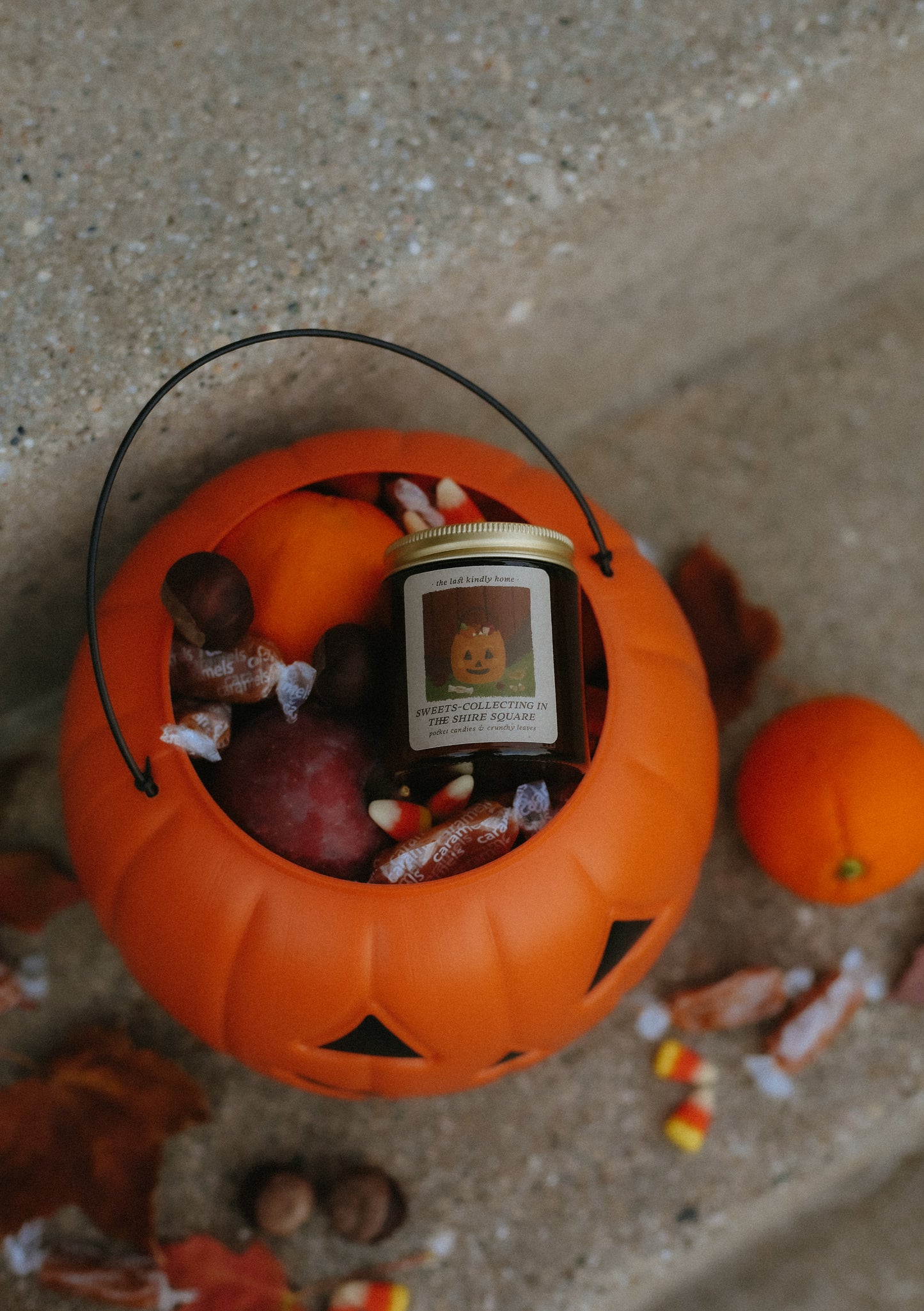 sweets-collecting in the shire square candle